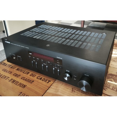 YAMAHA R-N303D USATO - PICCOLO DIFETTO ESTETICO