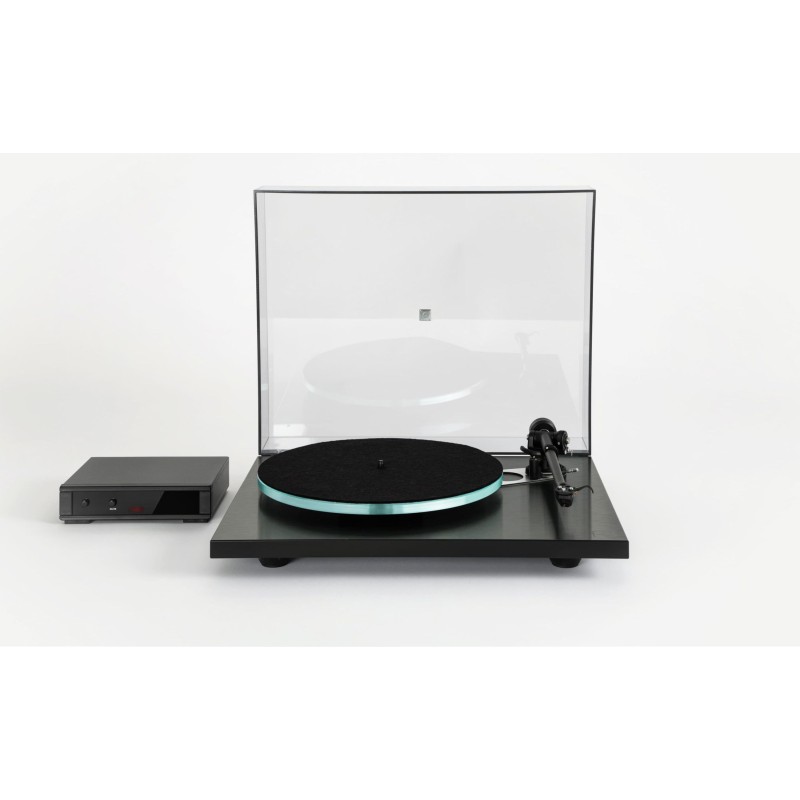 Giradischi Rega Planar 3 RS Edition con coperchio chiuso